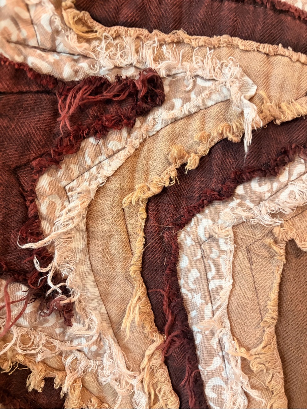 Oli & Hali Brown Open-Front Star Appliqué Cape - Picture 2 of 6